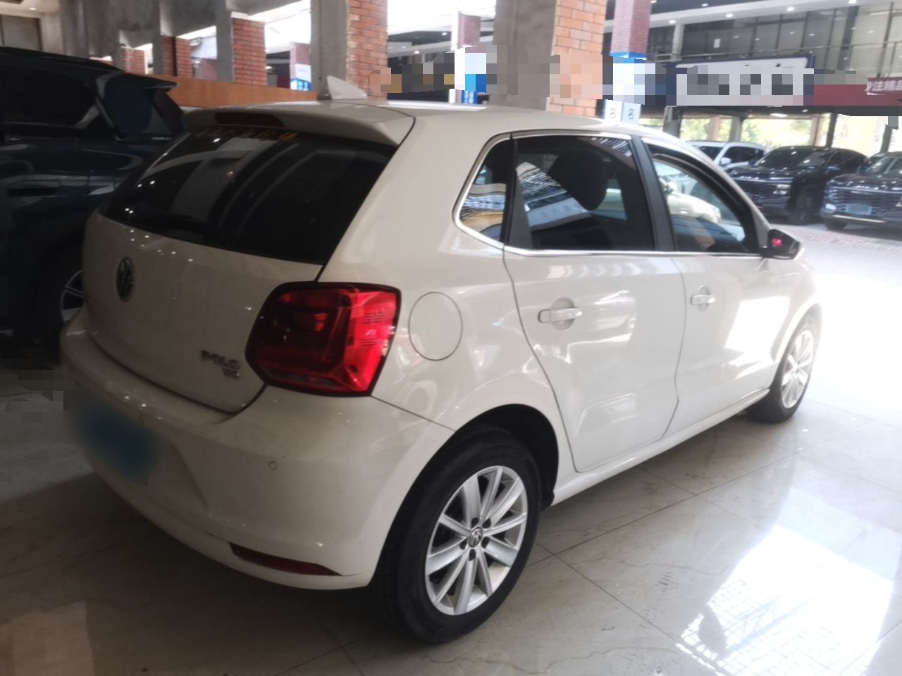 Polo 2016 1.6L AT Comfort photo 4