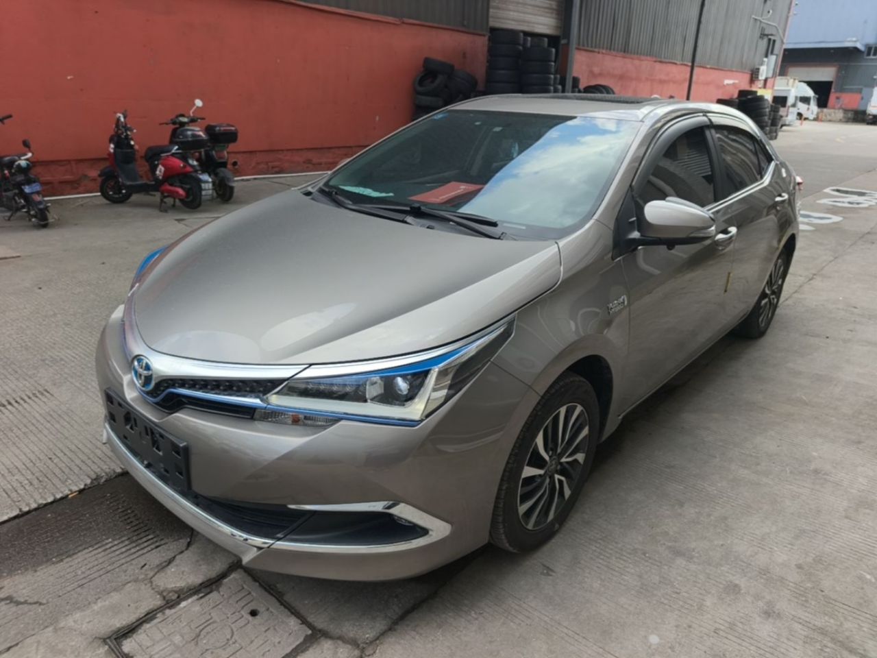 Corolla Hybrid E+ 2019 1.8L E-CVT Leading