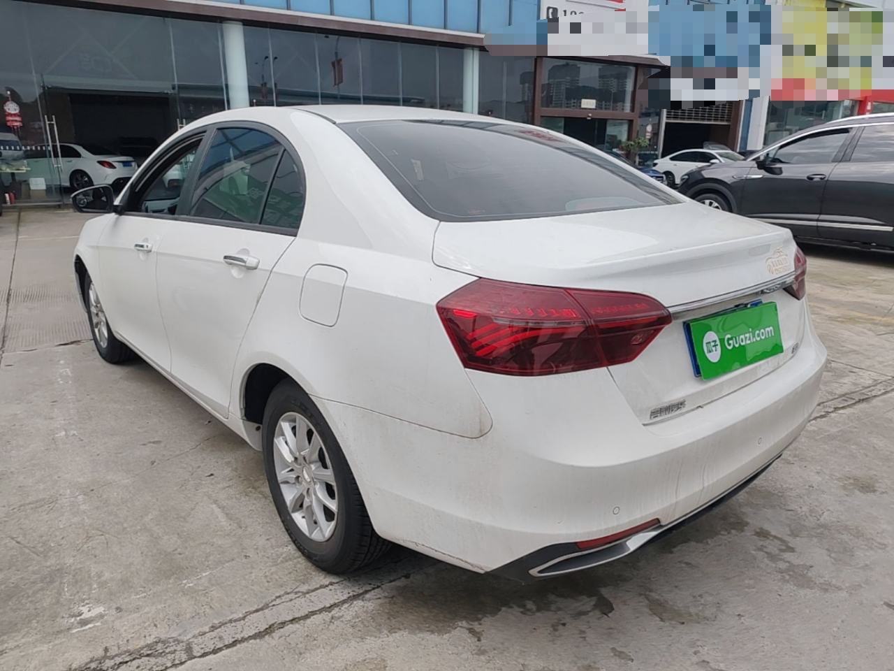 Emgrand 2020 1.5L MT Luxury photo 4