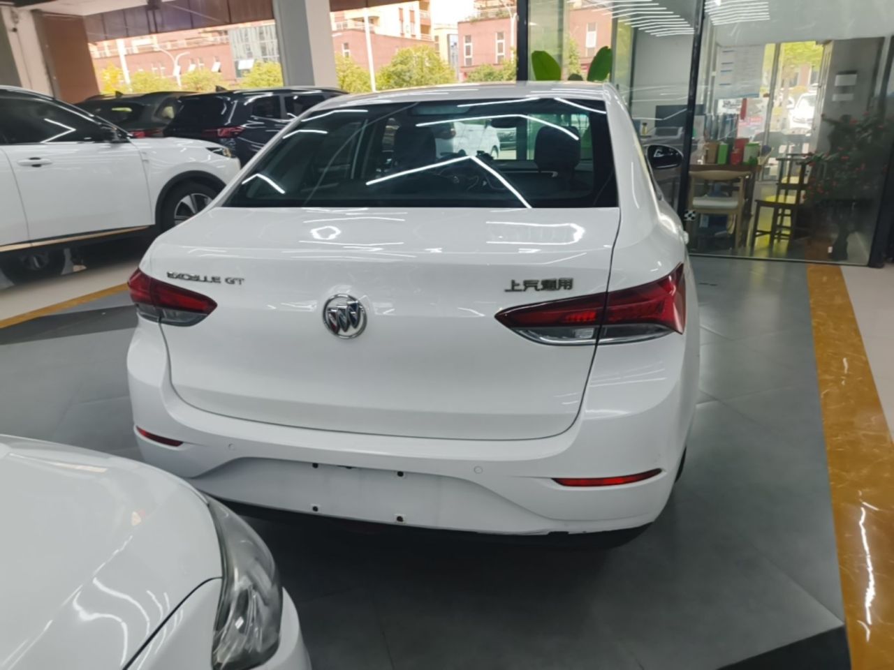 Excelle 2021 Facelift Classic 1.5L AT Elite photo 2