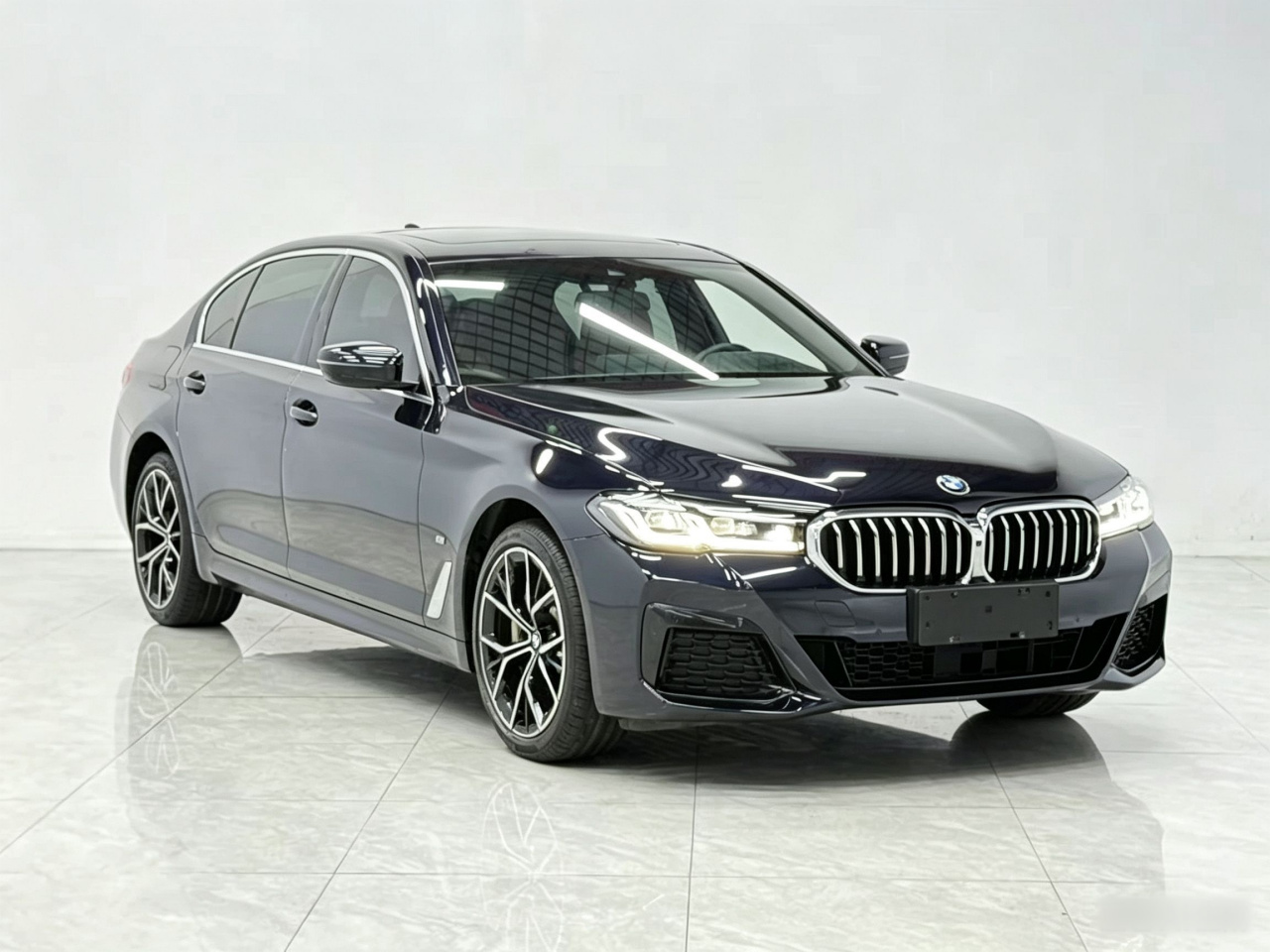 5 Series 2023 530Li Exclusive M Sport Package photo 3