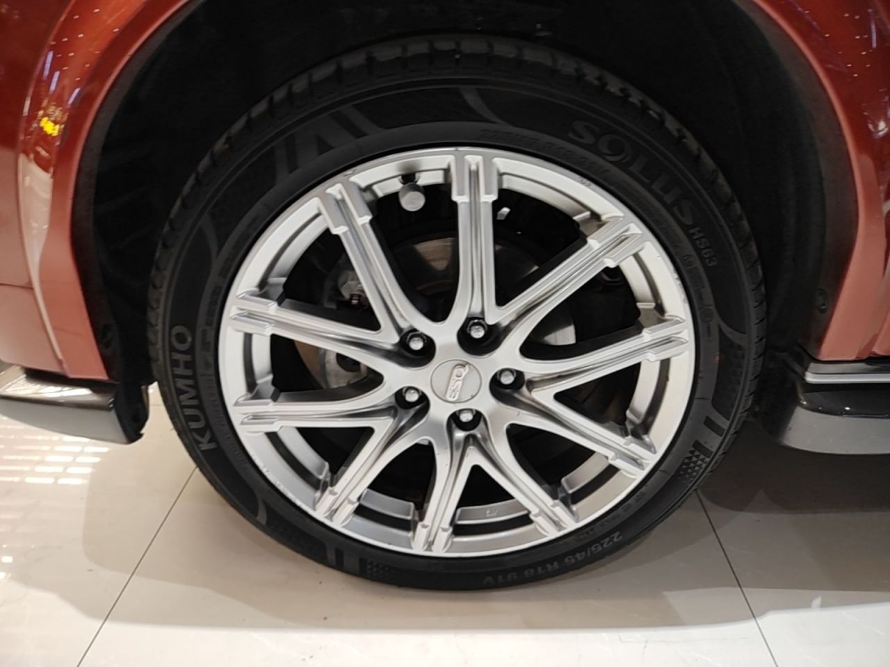 ESQ 2014 1.6L photo 2