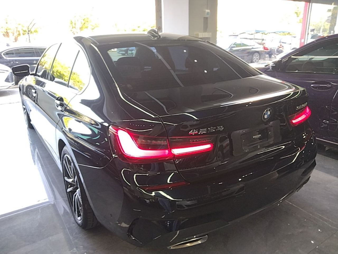 3 Series 2022 325Li M Sport Package photo 4