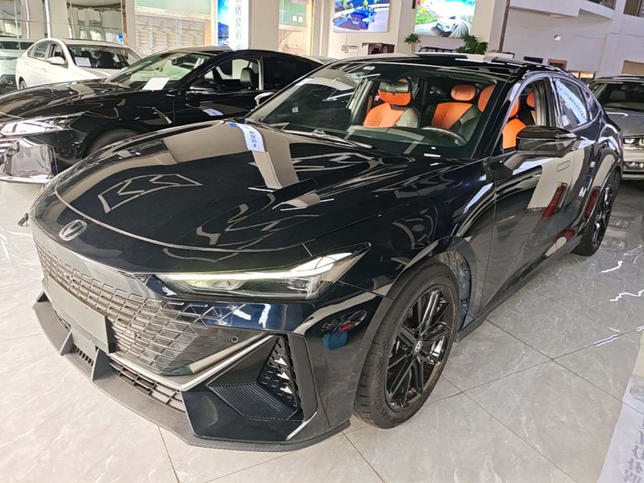 UNI-V 2022 1.5T Premium