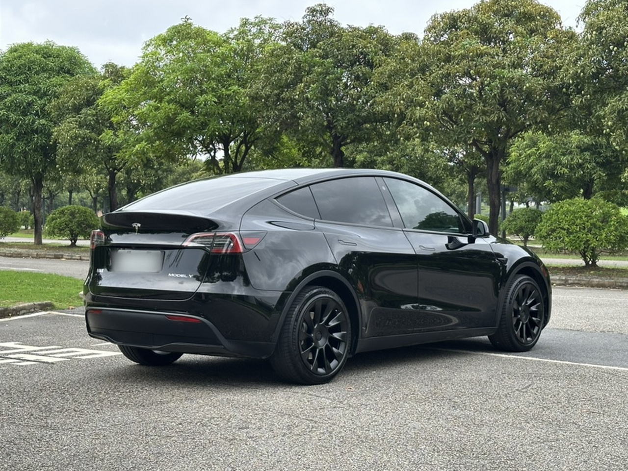 Model Y 2022 Facelift RWD photo 4