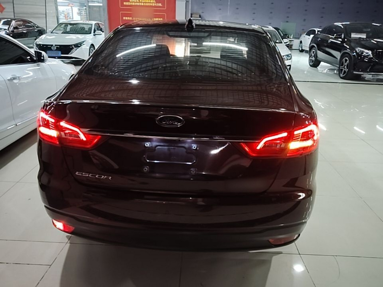 Escort 2019 Facelift 1.5L AT China VI photo 3