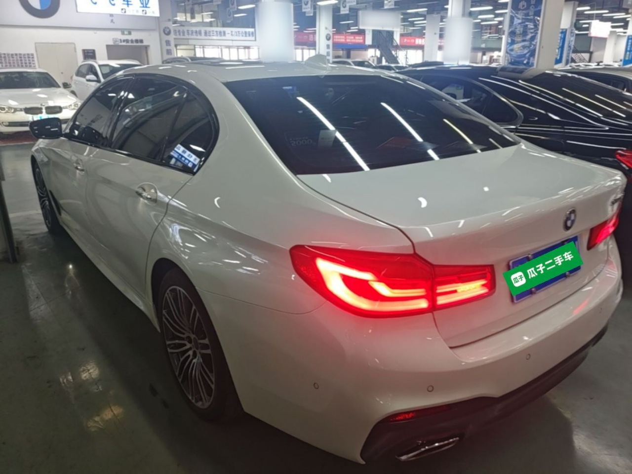 5 Series 2018 530Li Leading M Sport Package photo 4