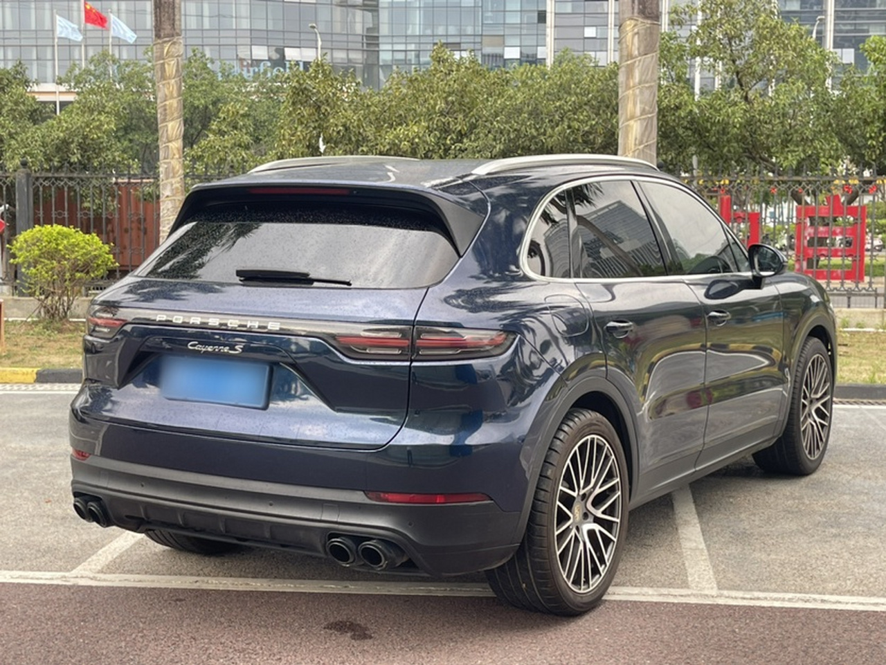 2019 Cayenne 3.0T photo 3