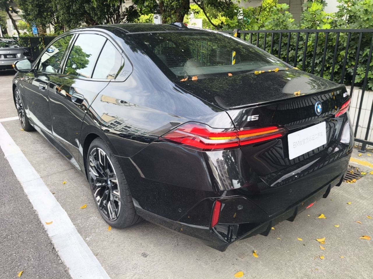 i5 Imported 2024 xDrive M60 photo 4