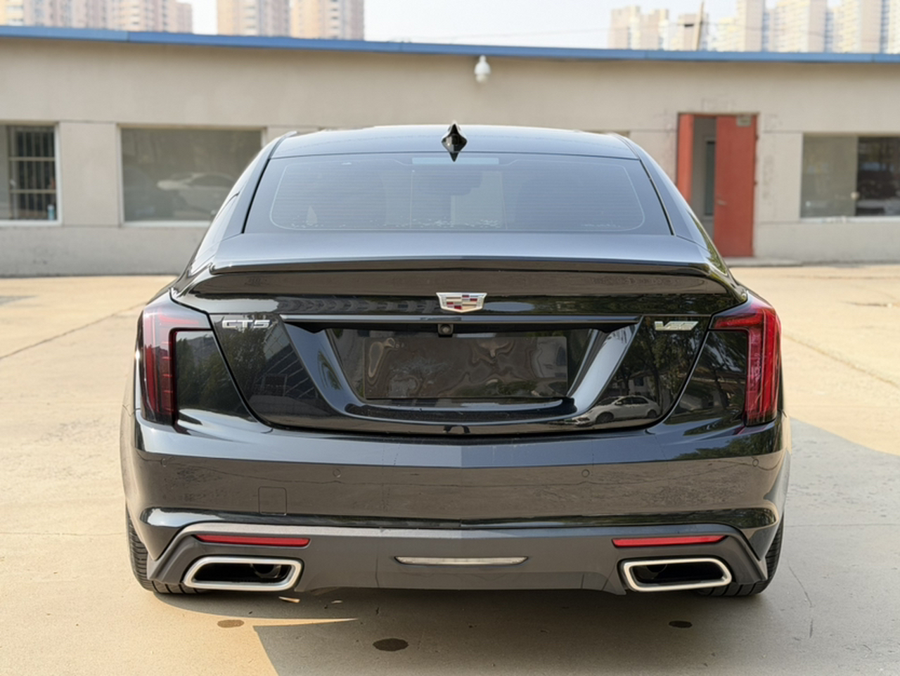 CT5 2023 28T Luxury Standard photo 2