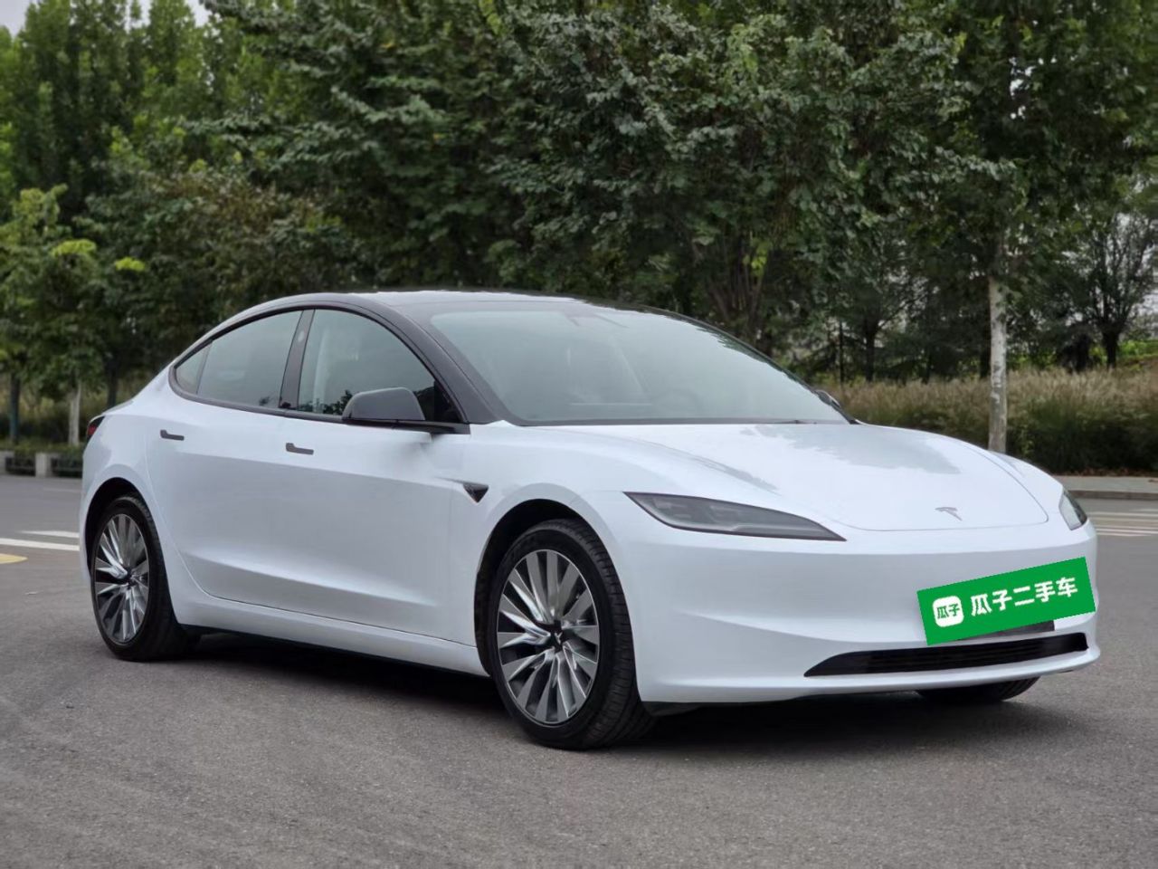 Model 3 2023 RWD photo 3