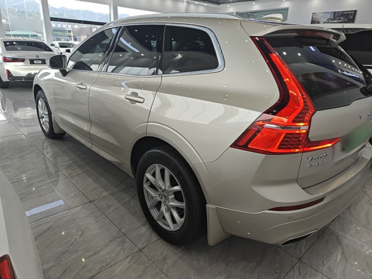 XC60 2019 T5 AWD China V photo 4