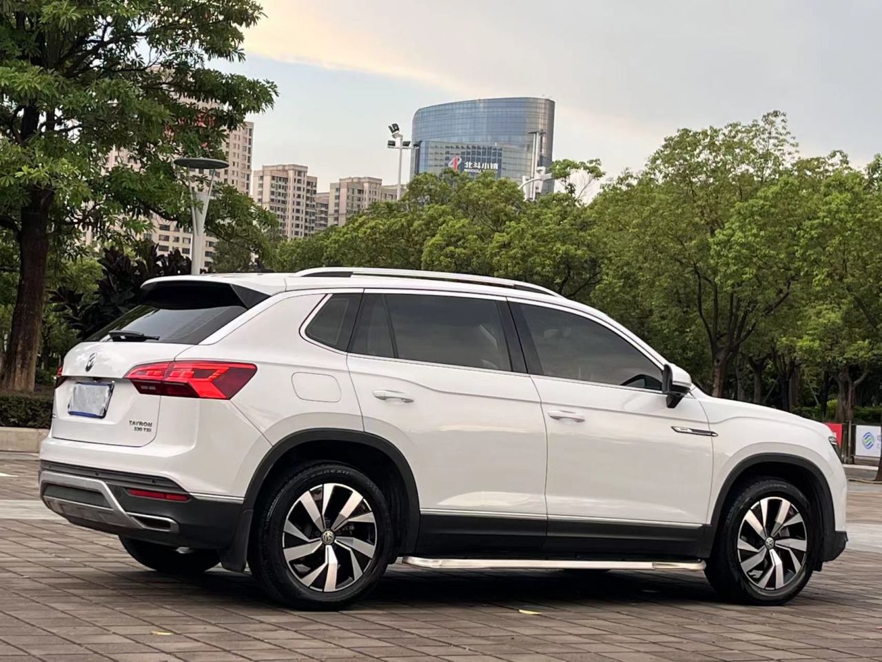 Tayron 2020 330TSI RWD Luxury Connected photo 4