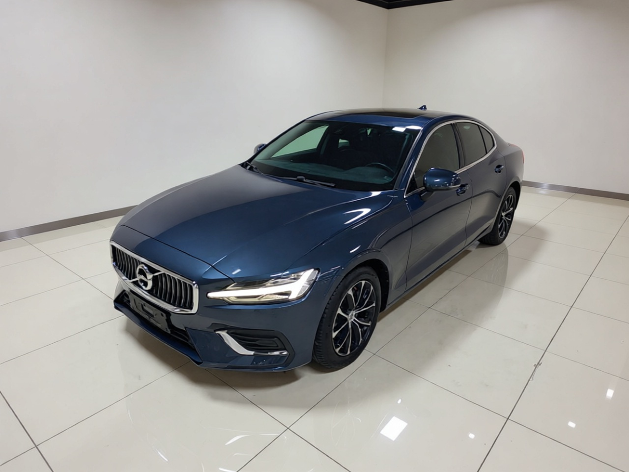 S60 2022 B4 Luxury