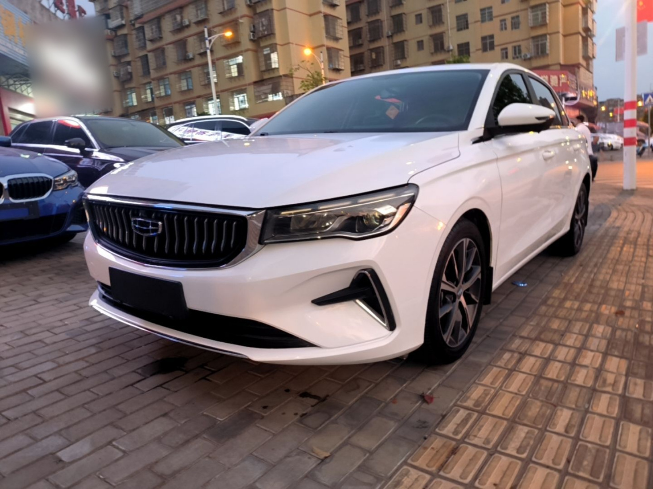 Emgrand 2022 4 1.5L CVT Premium