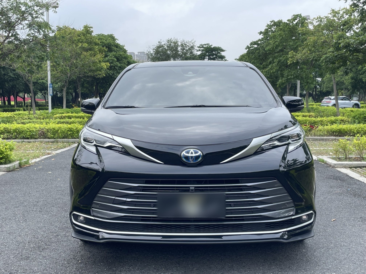 Sienna 2023 2.5L Hybrid Premium photo 2