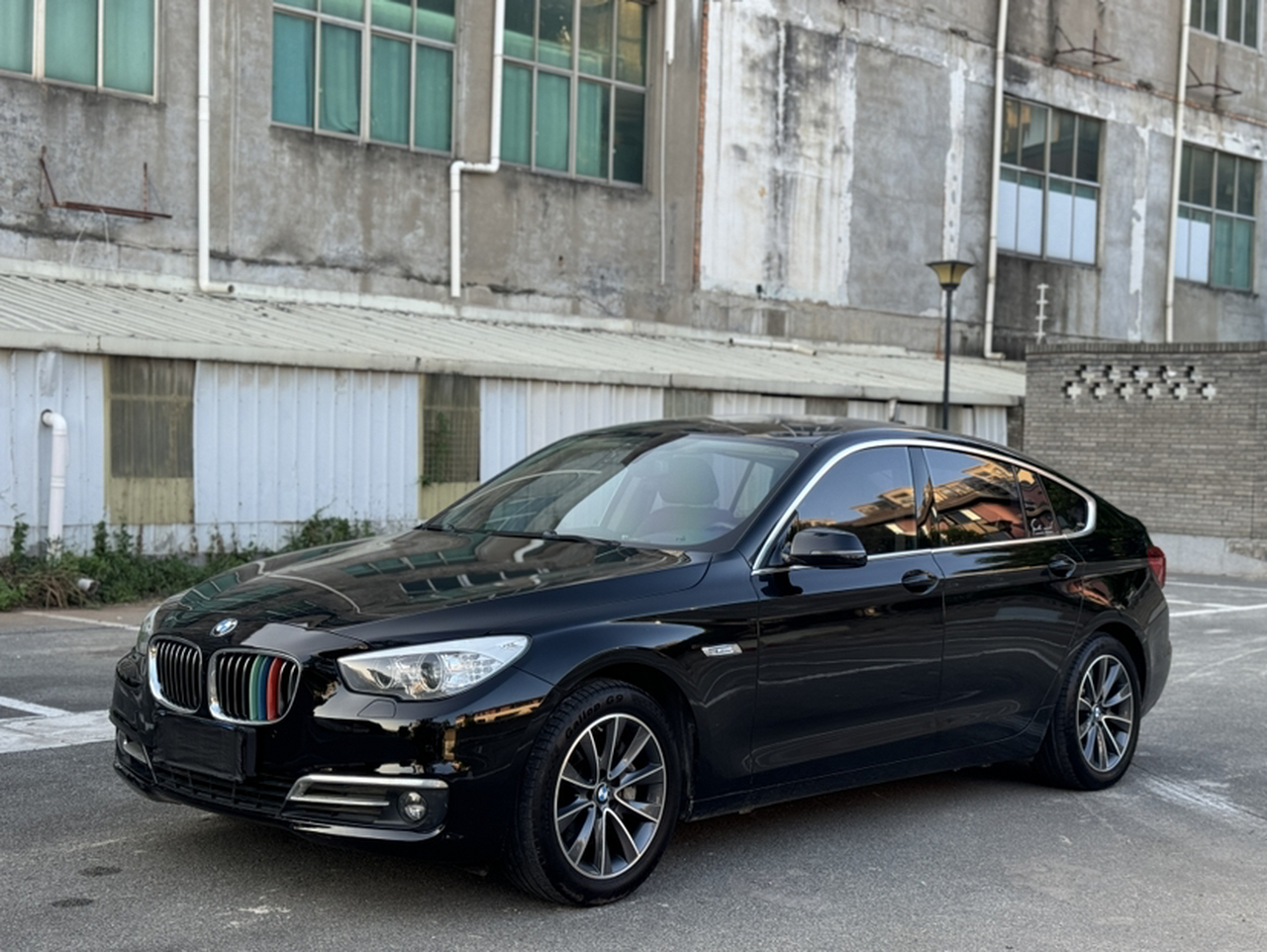 5 SeriesGT 2015 528i Leading