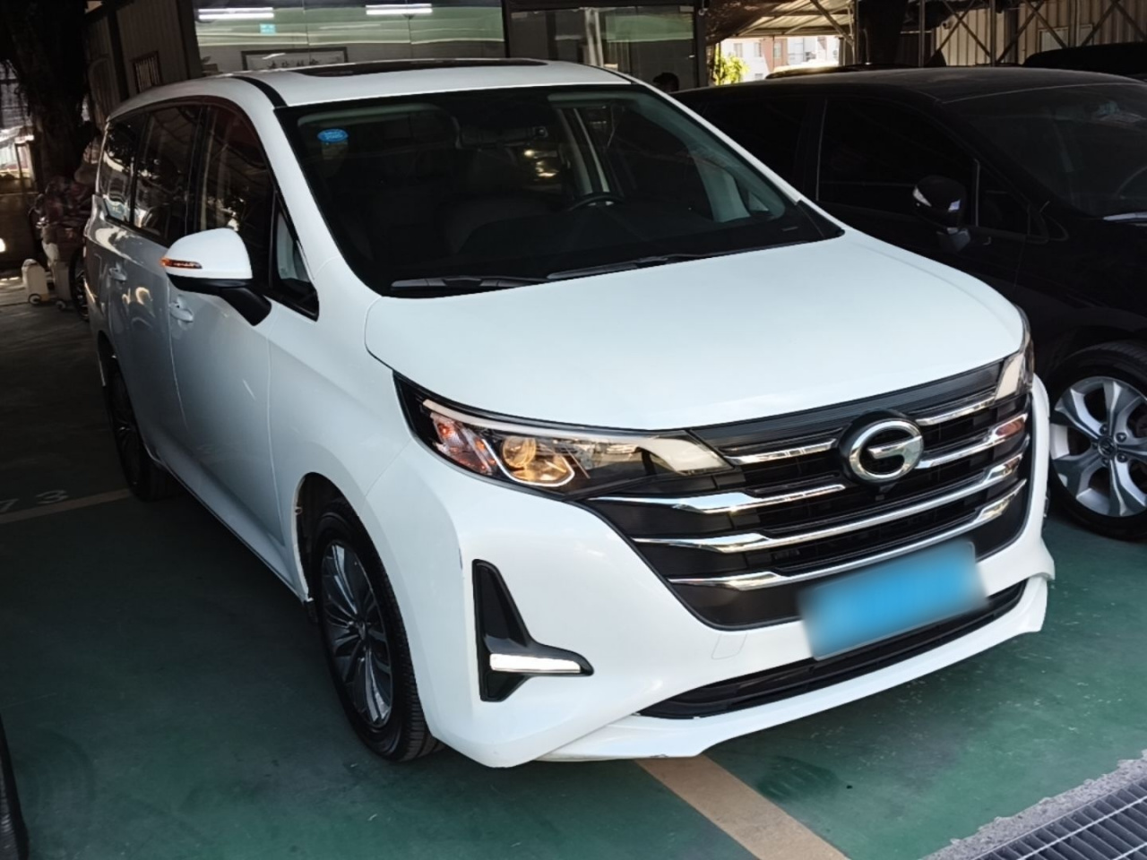 GAC Trumpchi M6 2019 270T AT Exclusive 7-Seater China V photo 3