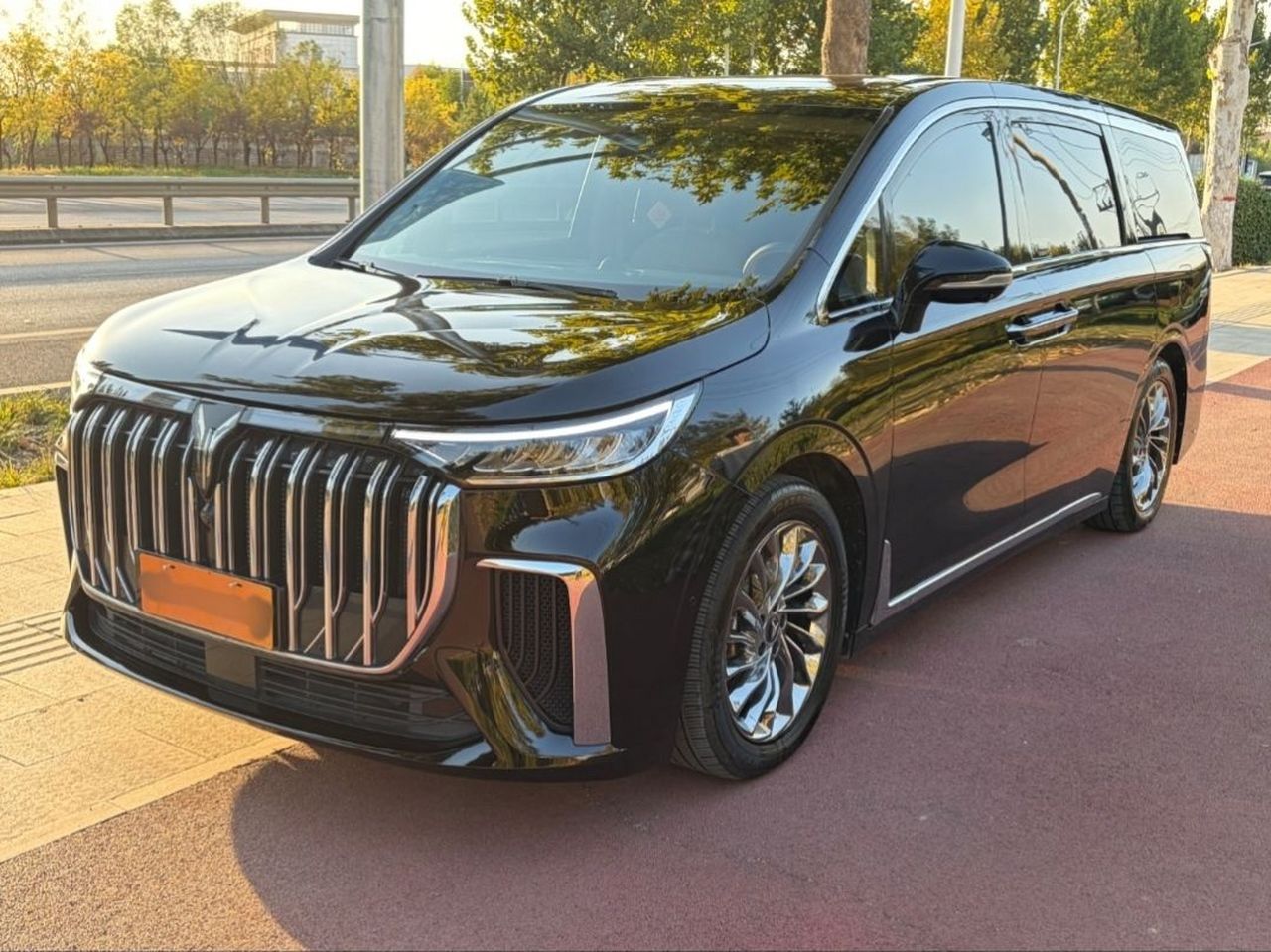 Voyah Dreamer 2024 PHEV Extended Range Flagship