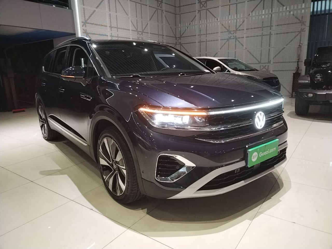 2023 Facelift 380TSI AWD Luxury Pro 6-Seater photo 3