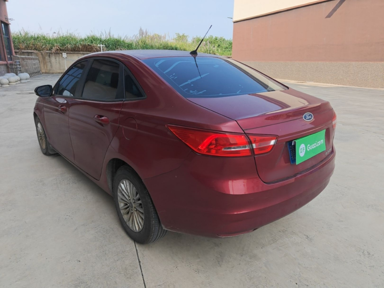 Escort 2015 1.5L AT Comfort photo 4