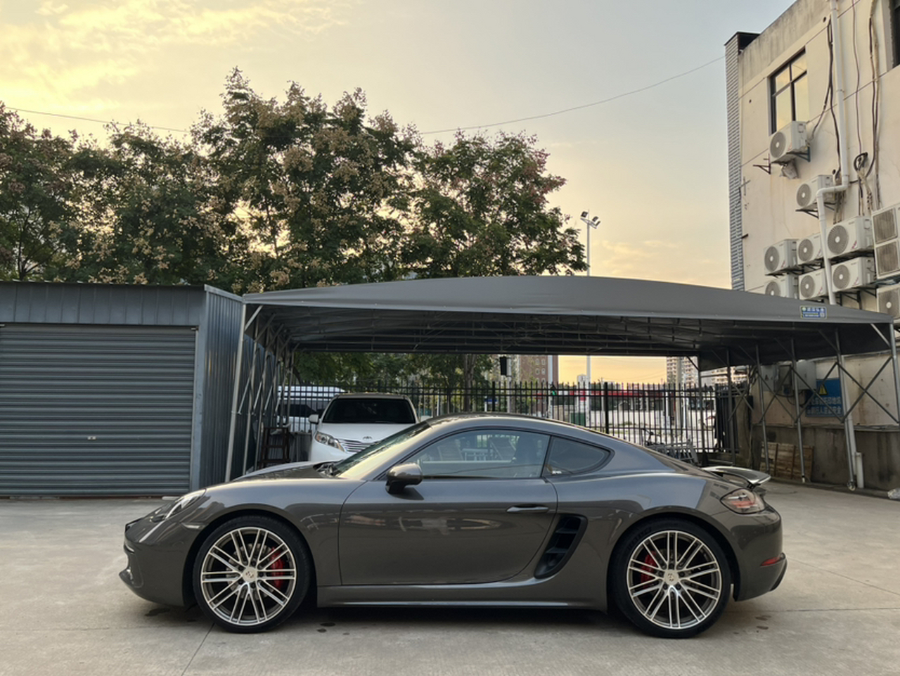 718 2020 Cayman 2.0T photo 2