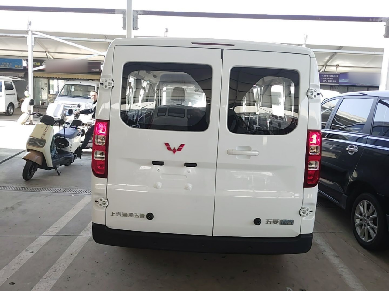 Wuling 2026 440km Bus Comfort 6-Seater photo 3