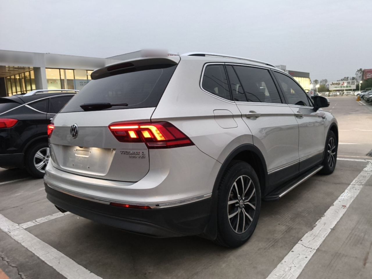 Tiguan L 2018 Facelift 330TSI AT RWD Luxury photo 4