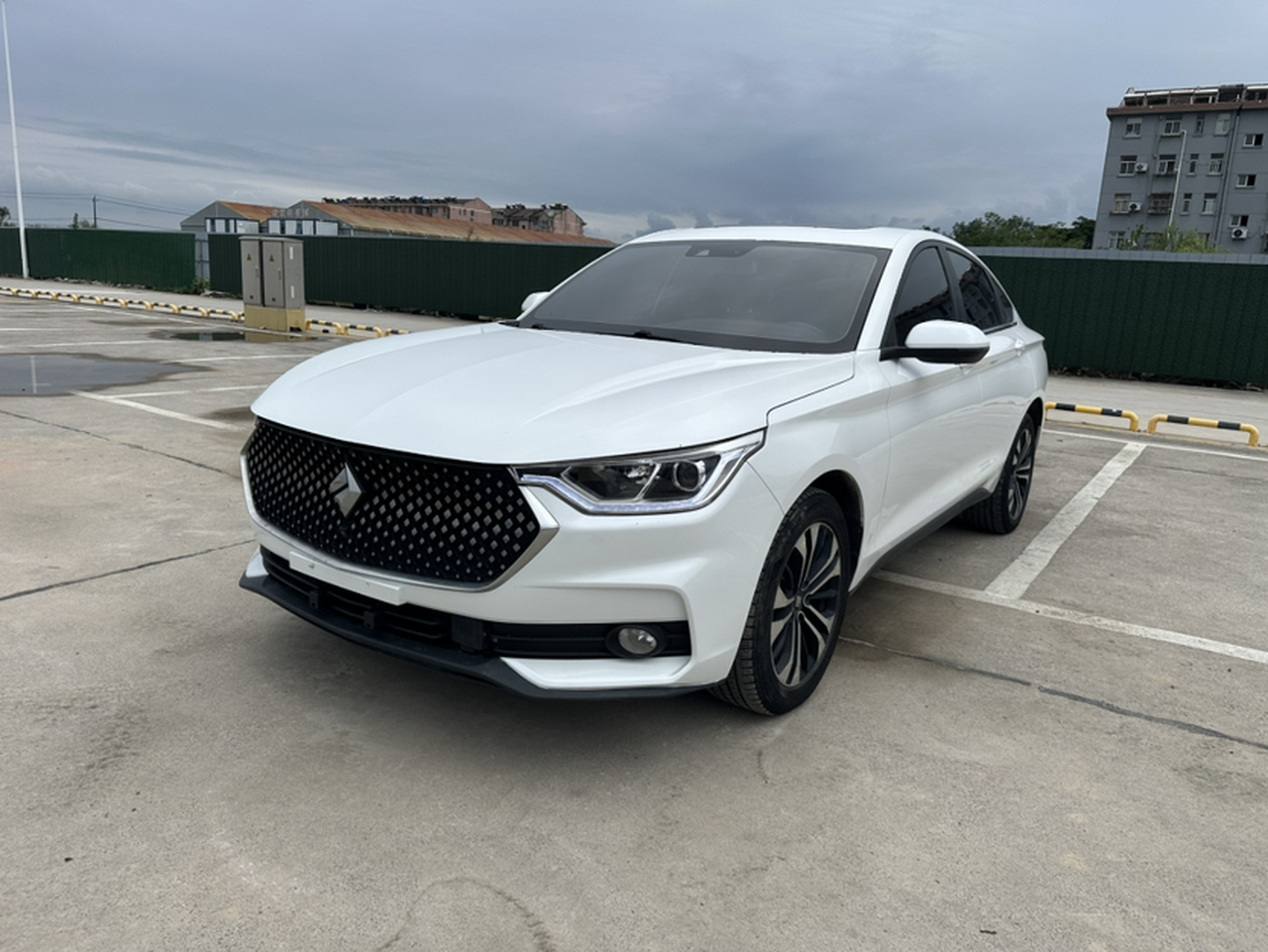 RC-6 2019 1.5T CVT 24 Flagship