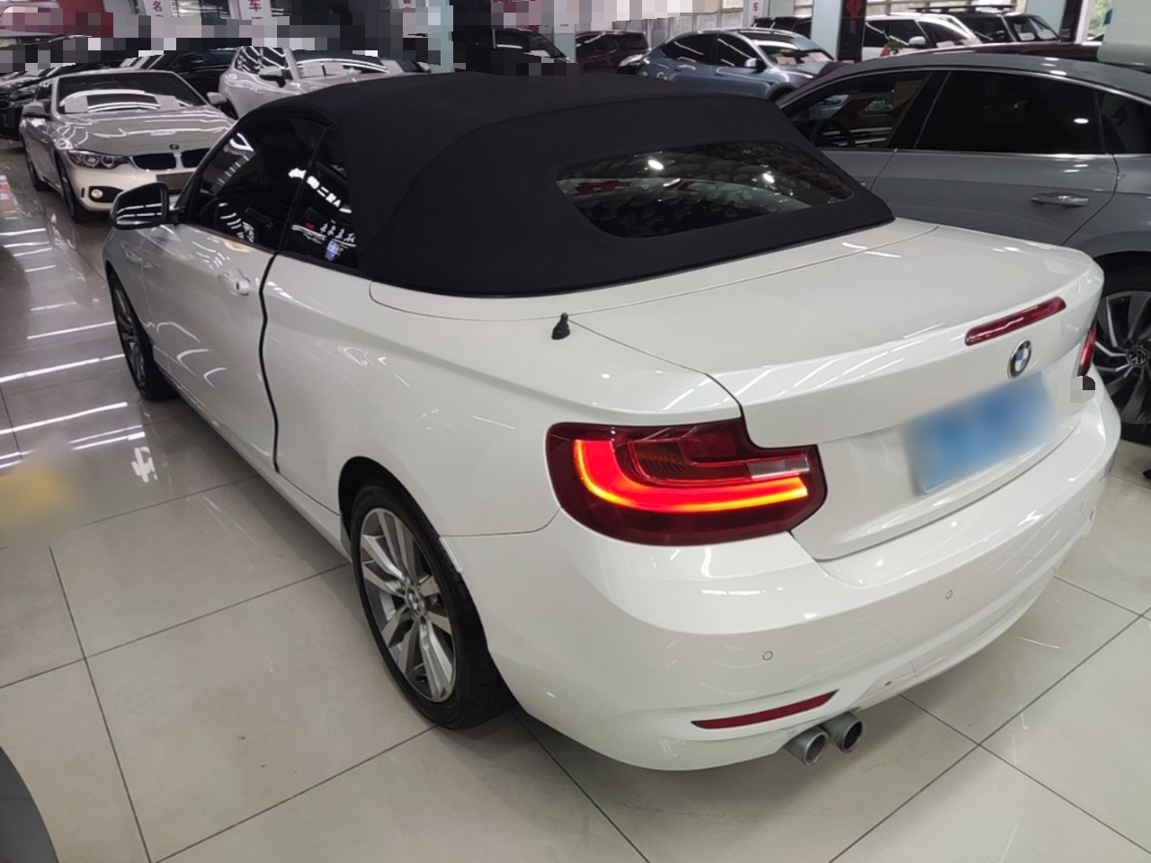 2 Series Imported 2017 220i Convertible Coupe Leading photo 4