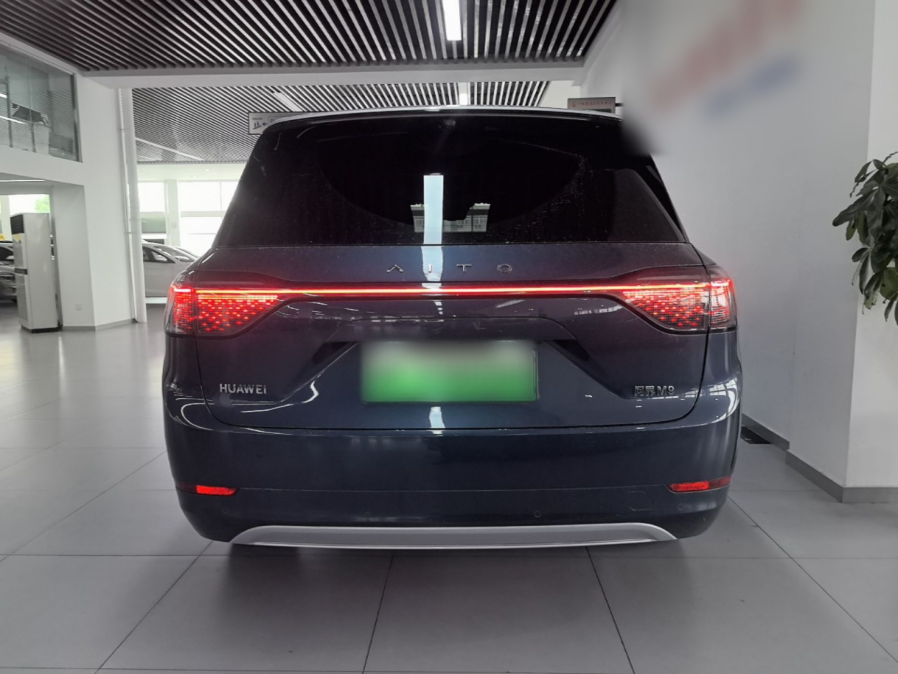 HIMA AITO M9 2024 EREV Ultra 42kWh 6-Seater photo 3