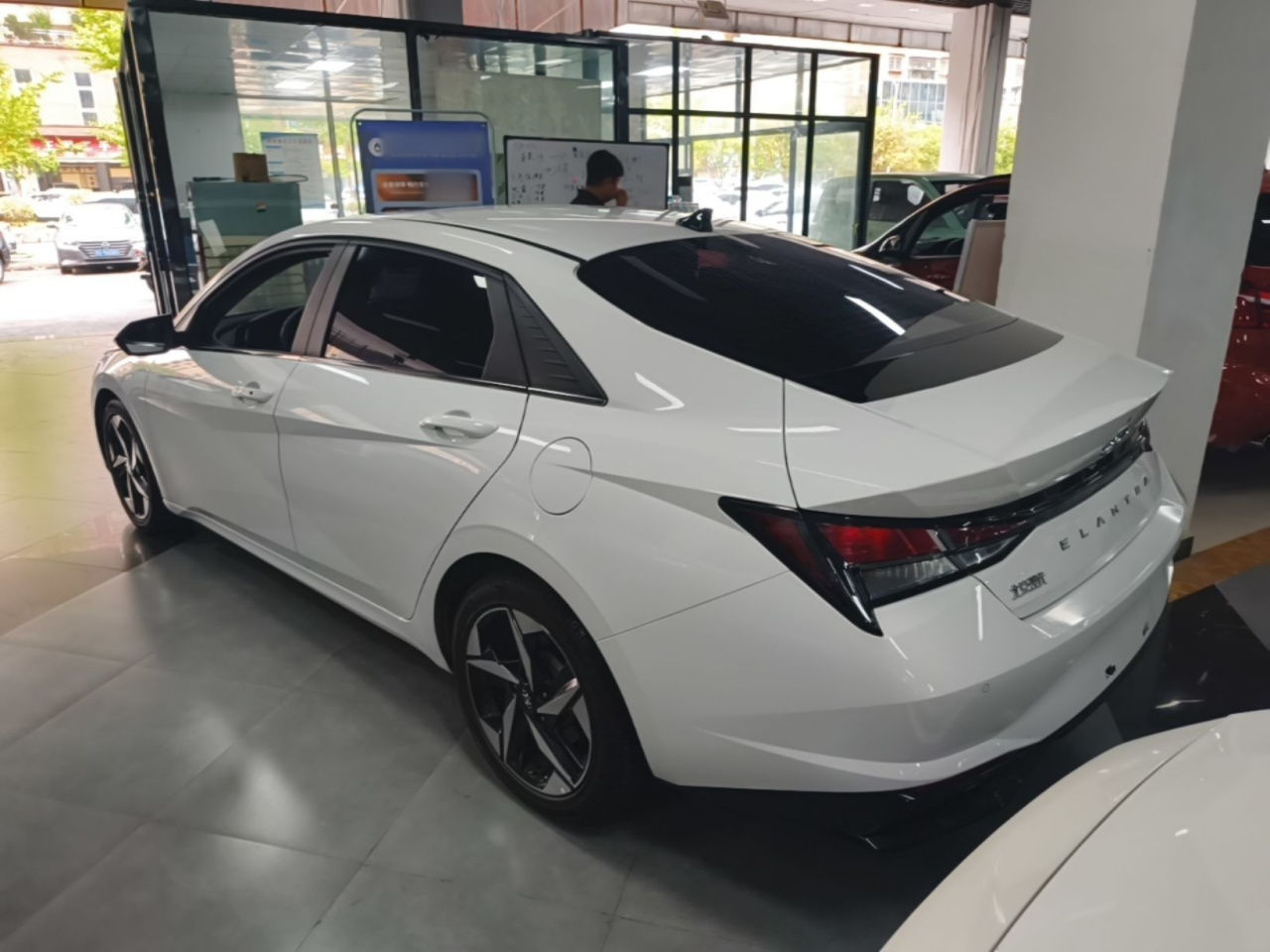 Elantra 2022 1.5L CVT GLX Elite photo 4