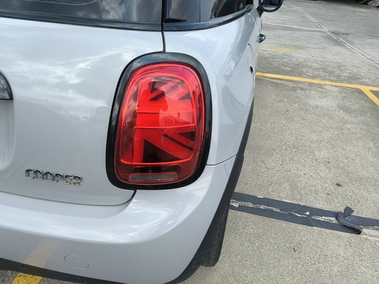 2019 1.5T COOPER photo 2