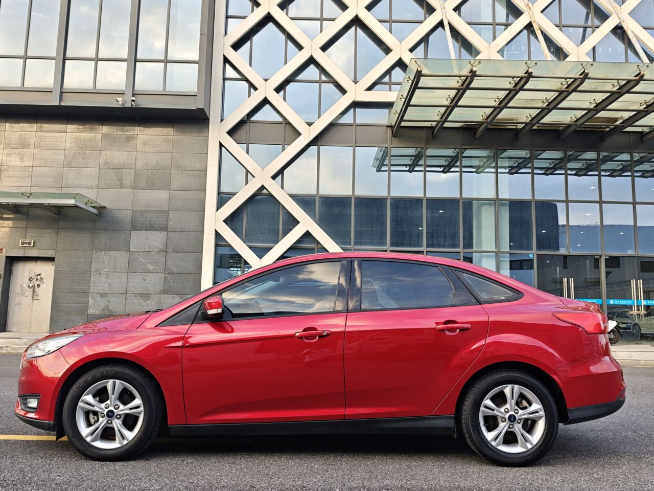 Focus 2017 Sedan 1.6L AT Comfort photo 4