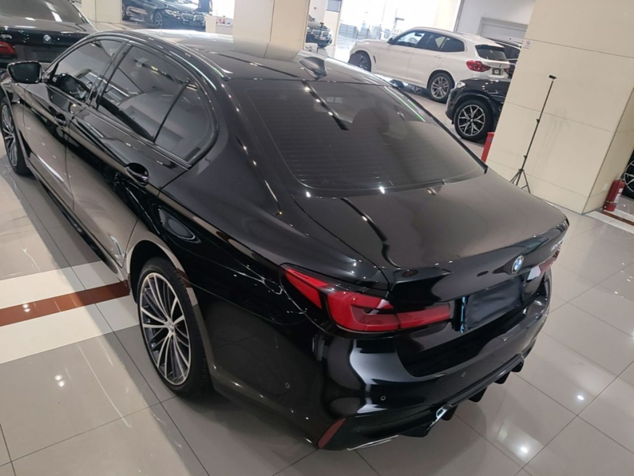 5 Series 2019 525Li M Sport Package photo 5