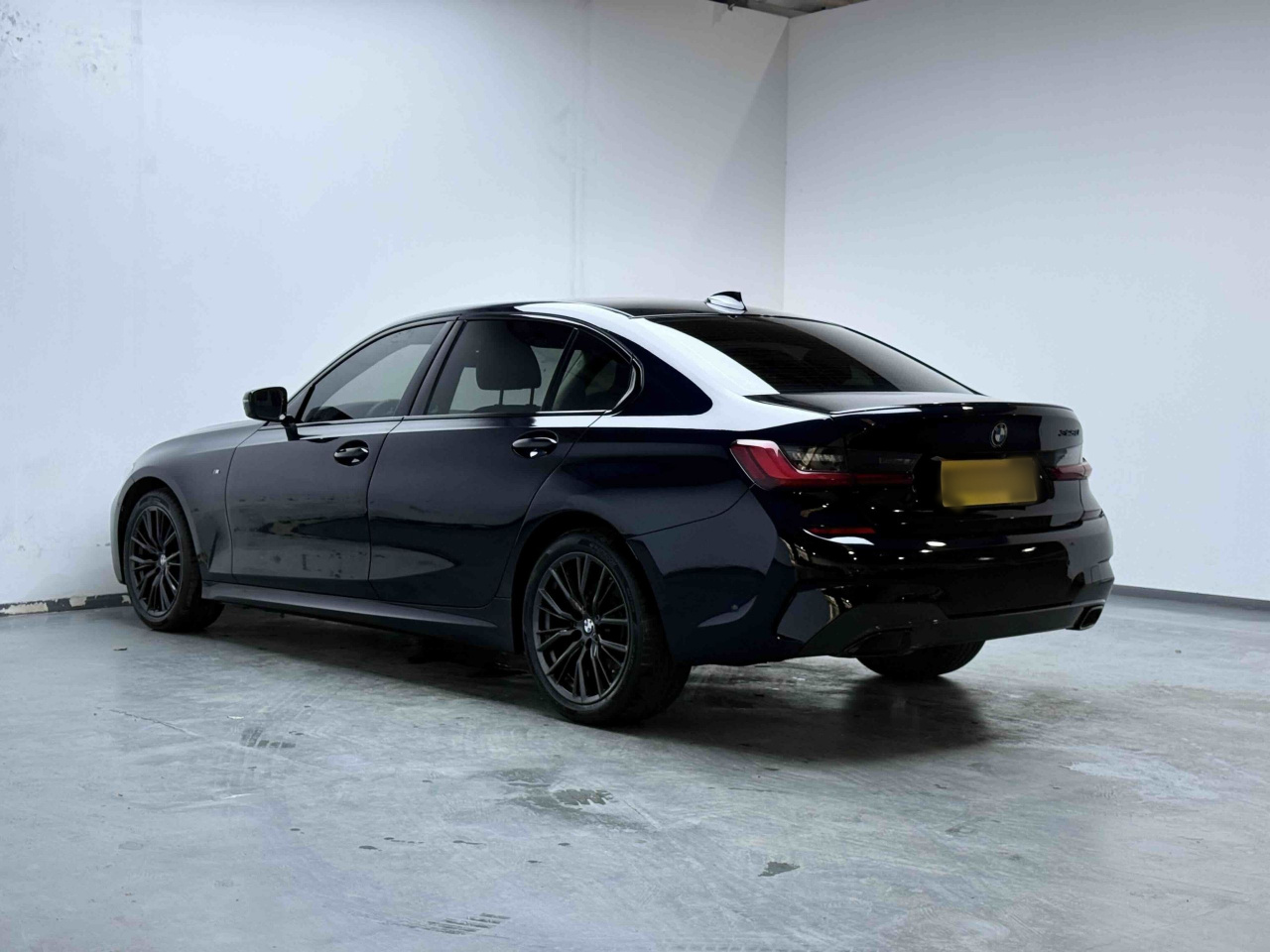 3 Series 2022 325Li M M Sport Night Package photo 4