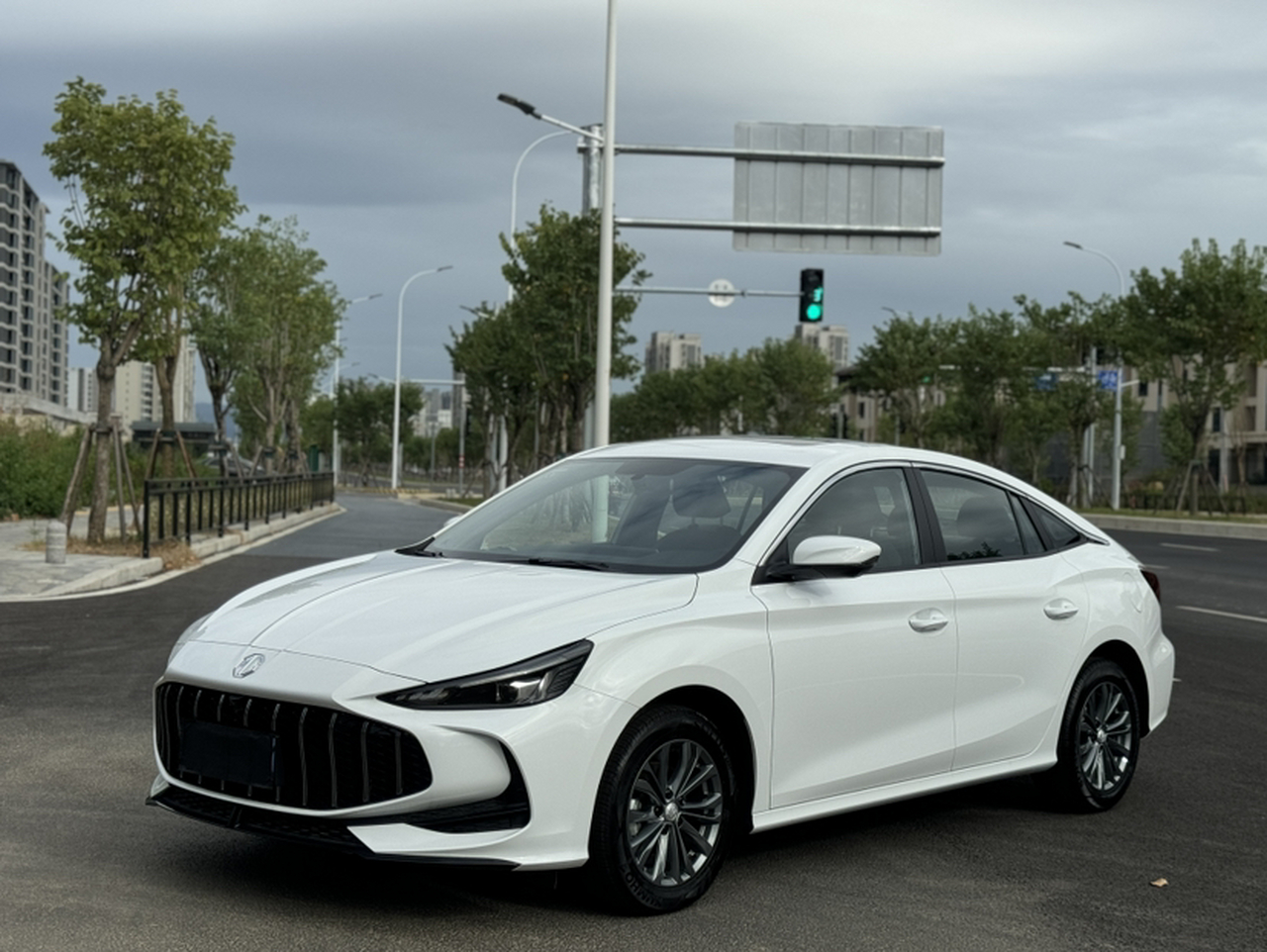 MG5 2026 180DVVT Luxury
