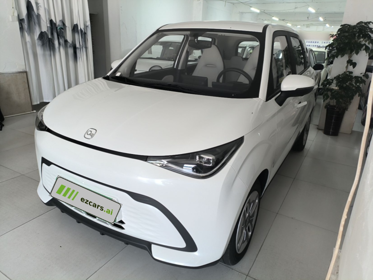 QQ 2025 305km