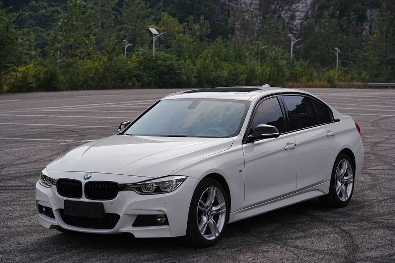3 Series 2018 320Li Leading M Sport Package