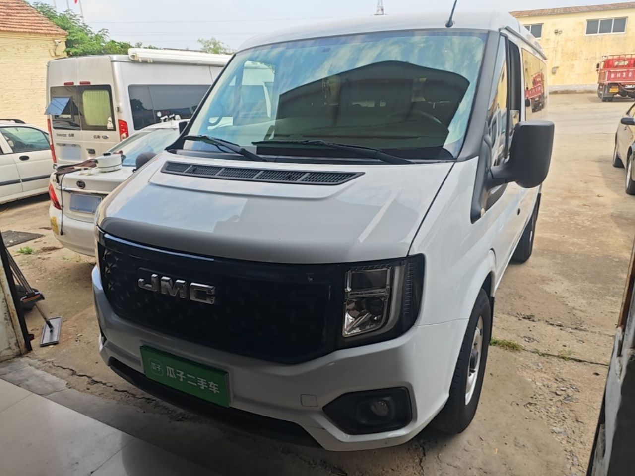 2023 2.0T MT Short Wheelbase 6-Seater