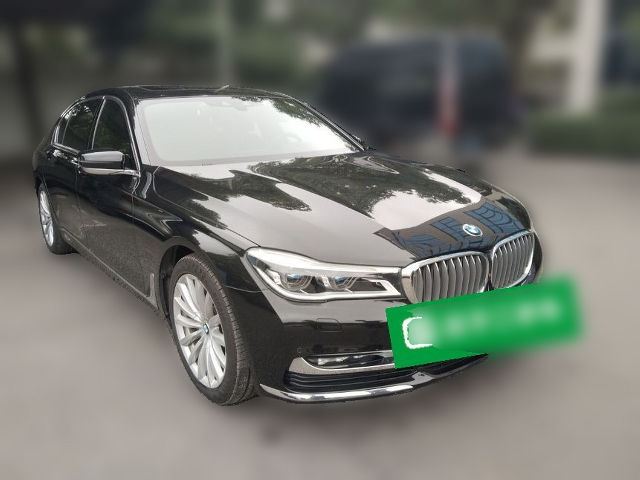 7 Series 2017 740Li xDrive Luxury photo 3