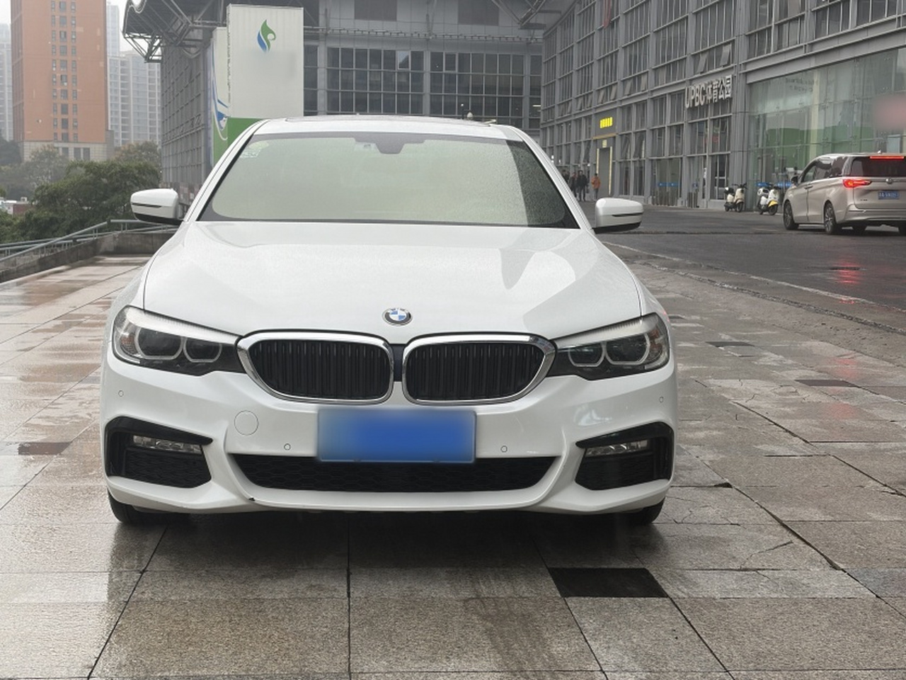 5 Series 2018 525Li M Sport Package photo 2