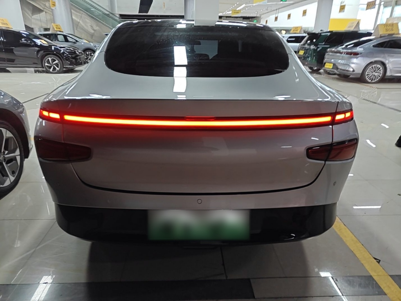 P7 2023 P7i 702 Pro photo 3