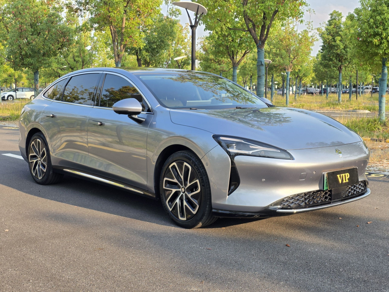 2025 EV 600km Luxury photo 3