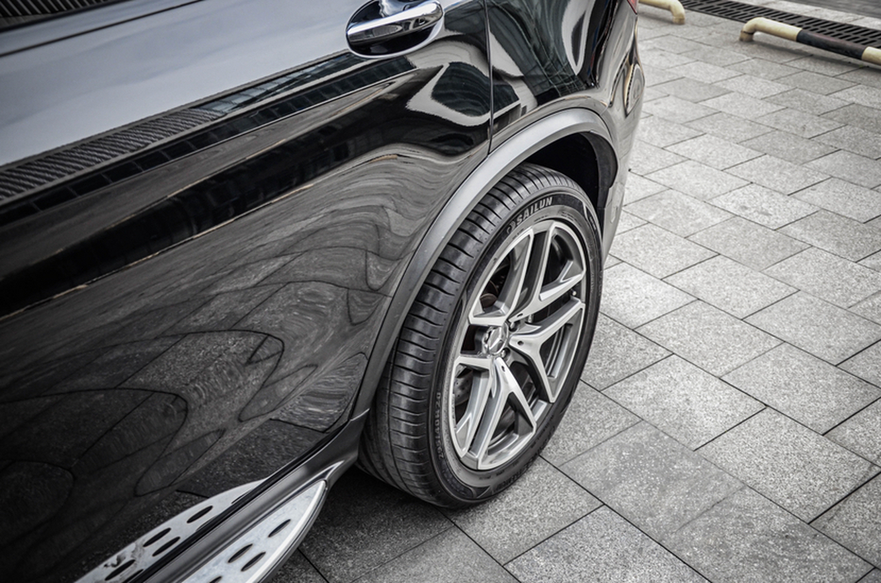 GLC AMG 2018 AMG GLC 63 4MATIC+ photo 3
