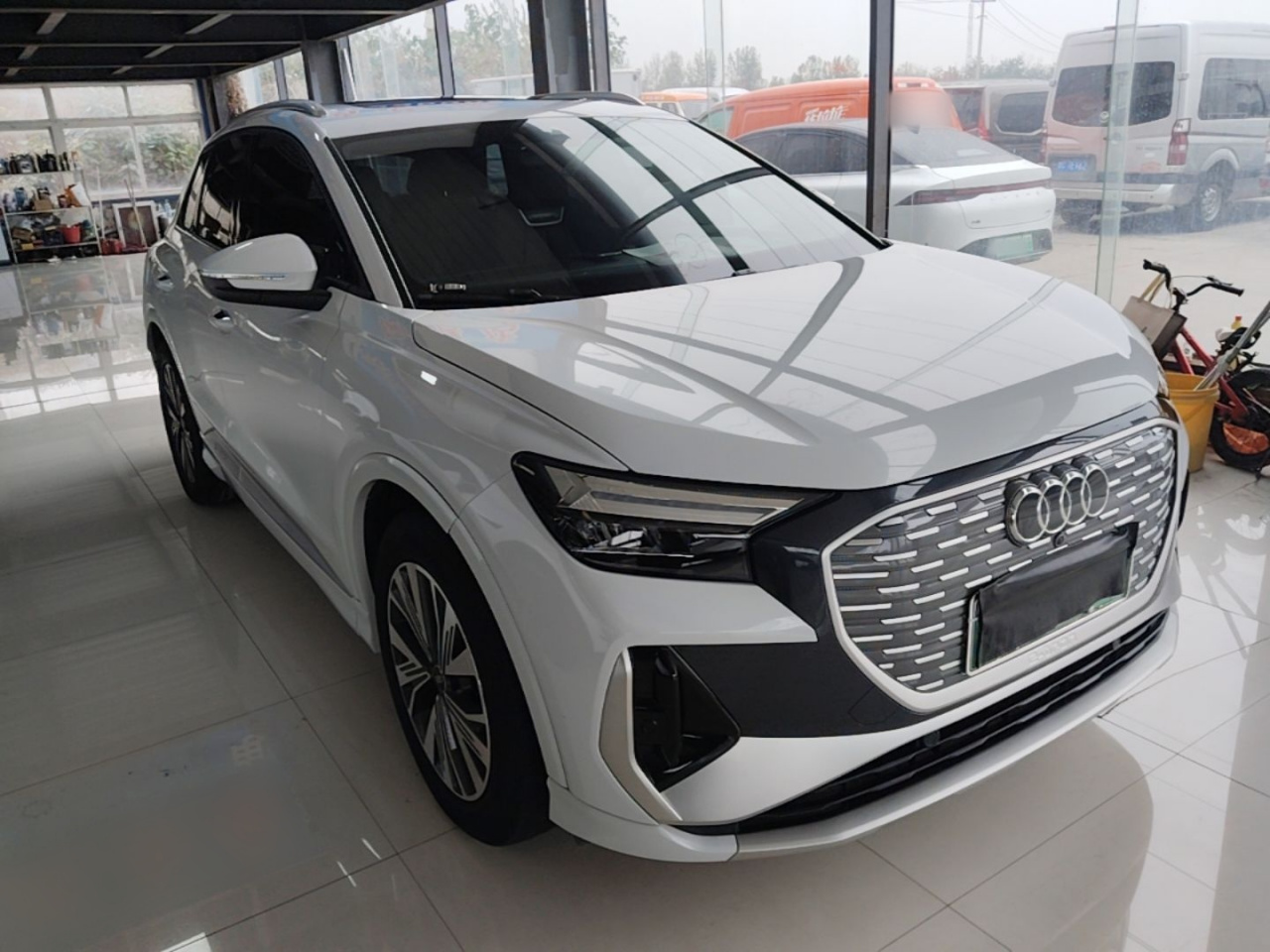 Q4 e-tron 2023 40 e-tron photo 3