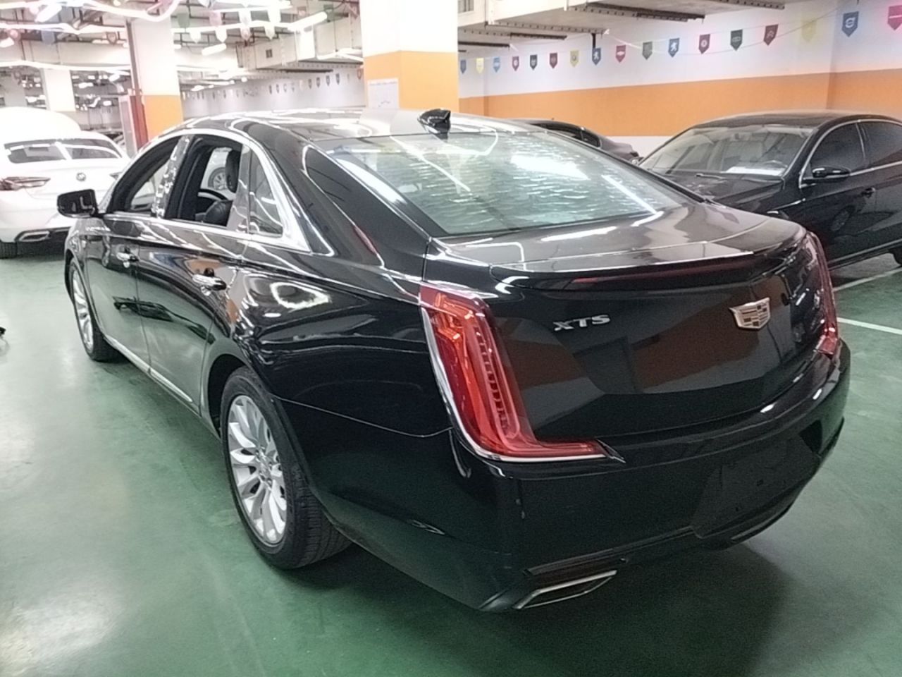 XTS 2018 28T Tech photo 4