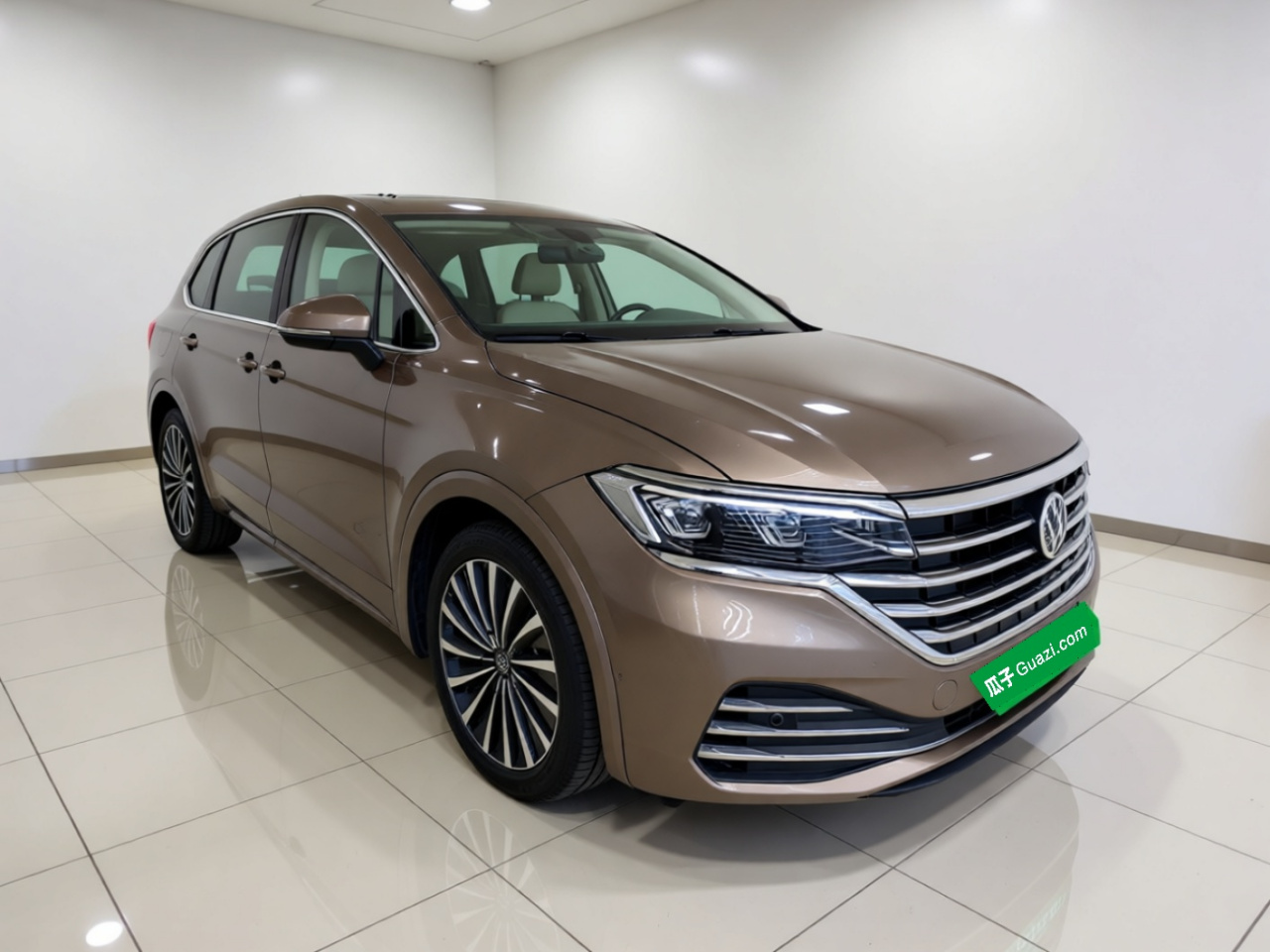 Viloran 2020 380TSI Premium photo 3