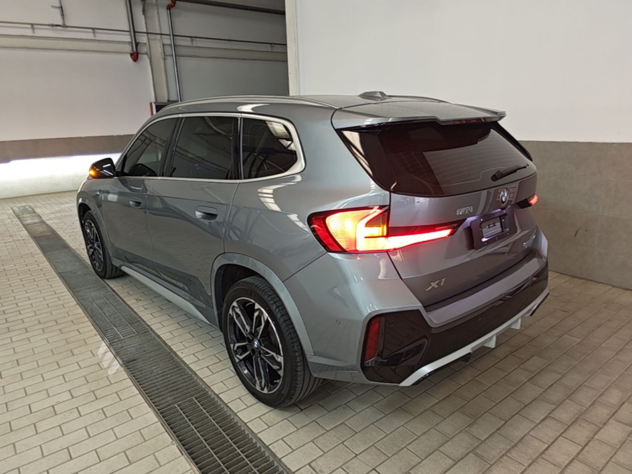 X1 2024 sDrive25Li M Sport Package photo 4