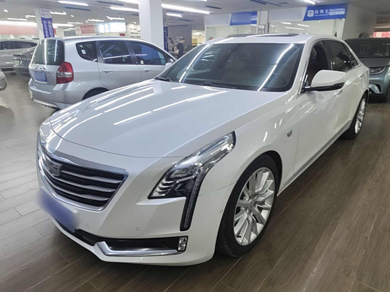CT6 2017 28T Leading